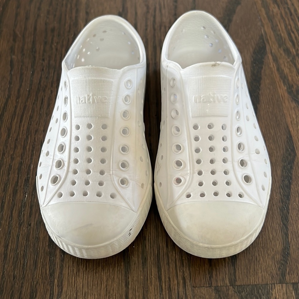 Native Jefferson Slip-On in white, size 9C